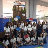 Colegios en stand de Ministerio de Educación
